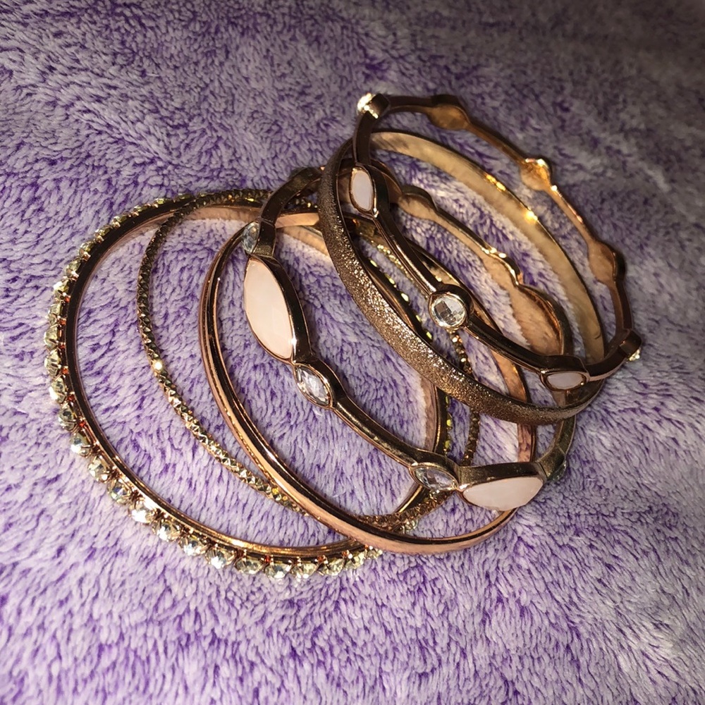 Rose gold colored bracelet set